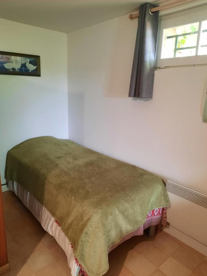 Chambre pour 2, 3 ou famille nombreuse 2 adultes 5 enfants et jeunes Belmont-Bretenoux Extérieur photo