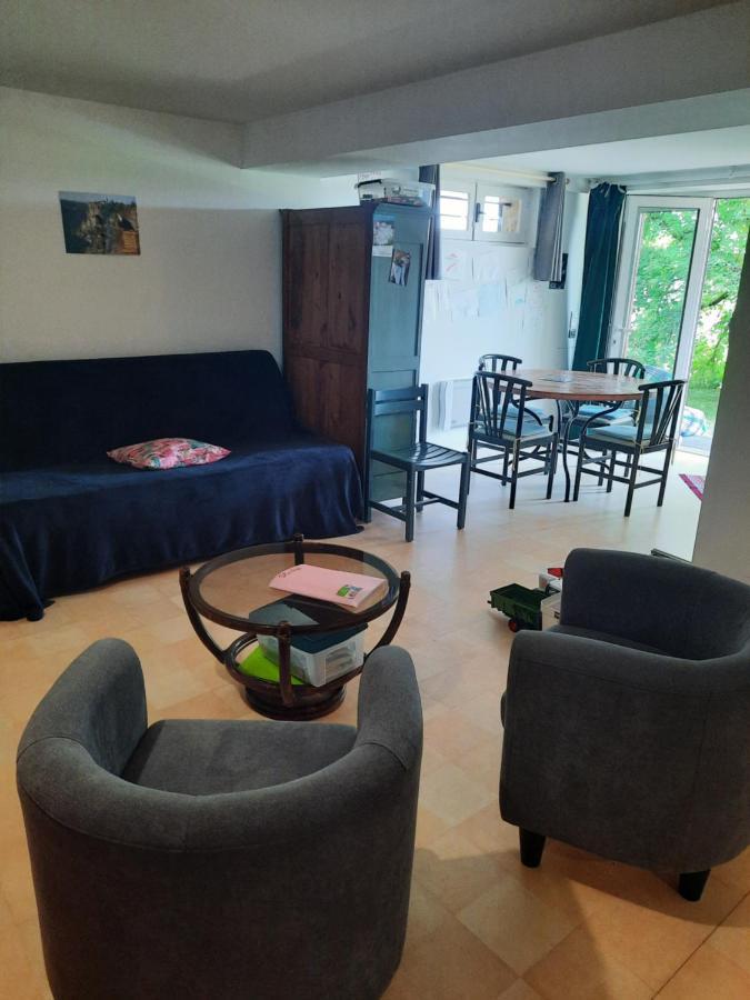 Chambre pour 2, 3 ou famille nombreuse 2 adultes 5 enfants et jeunes Belmont-Bretenoux Extérieur photo