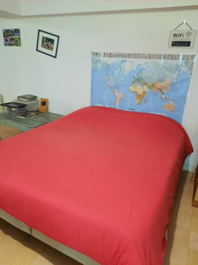 Chambre pour 2, 3 ou famille nombreuse 2 adultes 5 enfants et jeunes Belmont-Bretenoux Extérieur photo
